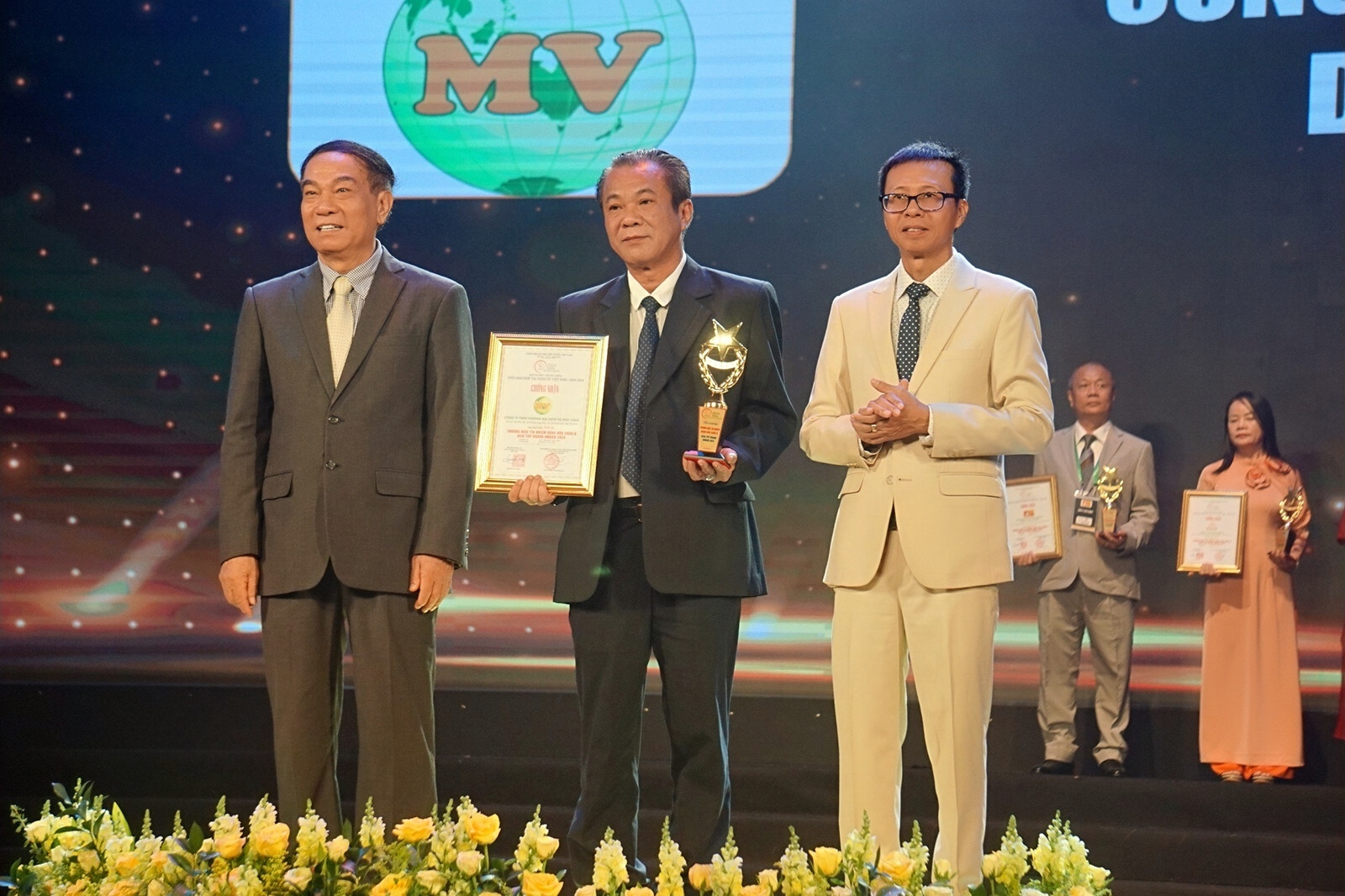 Chương trình ghi nhận sự sáng tạo, không ngừng phát triển, nâng cao giá trị và niềm tin đối với người tiêu dùng của các doanh nghiệp trong những năm qua Chương trình ghi nhận sự sáng tạo, không ngừng phát triển, nâng cao giá trị và niềm tin đối với người tiêu dùng của các doanh nghiệp trong những năm qua